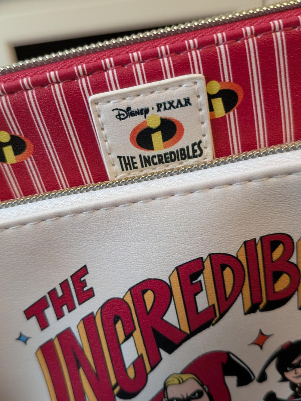 Pixar X Primark Disney The Incredibles Cosmetic Bag - Picture 9 of 11